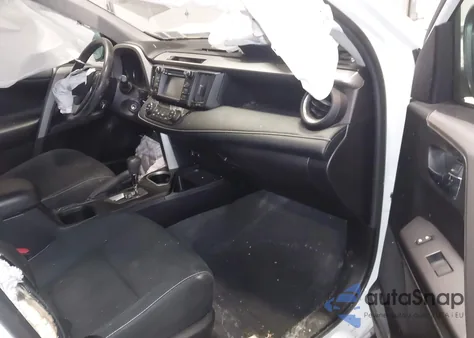 2018 Toyota Rav4 Xle z USA, uszkodzony, nr VIN 2T3RFREV3JW819838